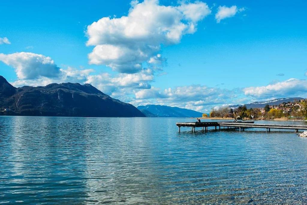Confort Entre Lac Et Montagne Tresserve Zewnętrze zdjęcie